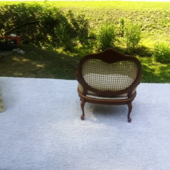 JBM Walnut Cane Settee/Loveseat Couch dollhouse miniature 1:12 scale - Picture 4 of 9